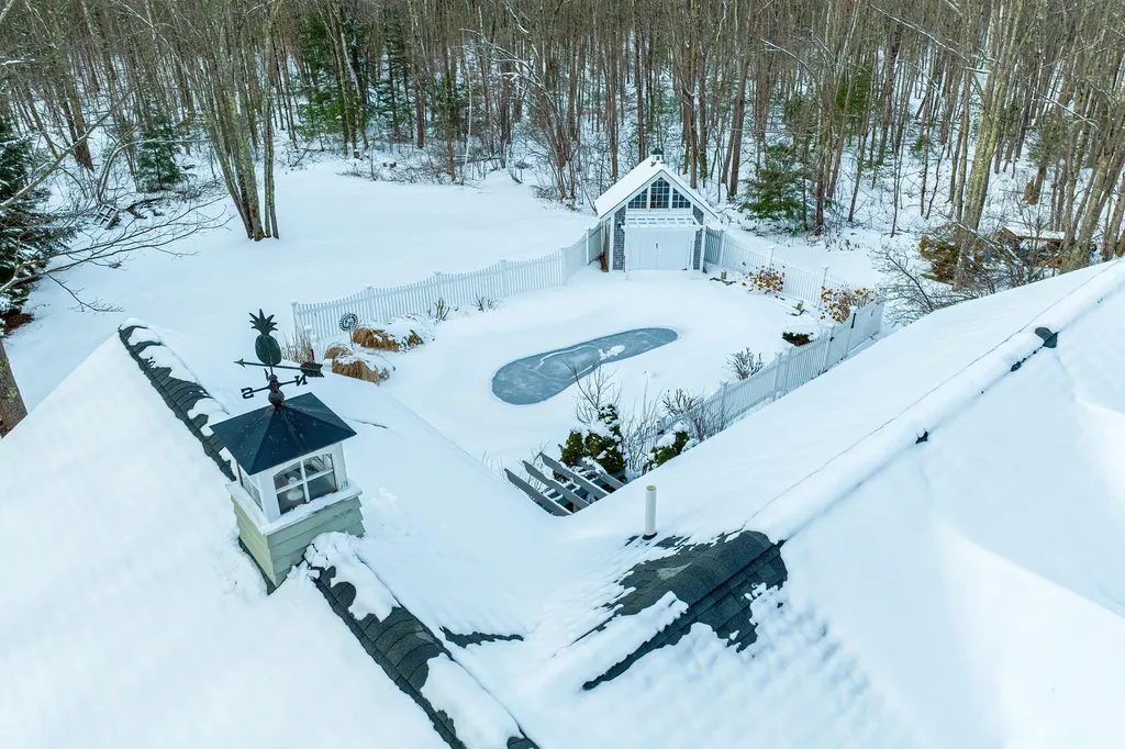 16 Chapman Lane Kennebunk ME 04043