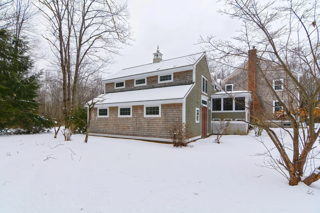 16 Chapman Lane Kennebunk ME 04043