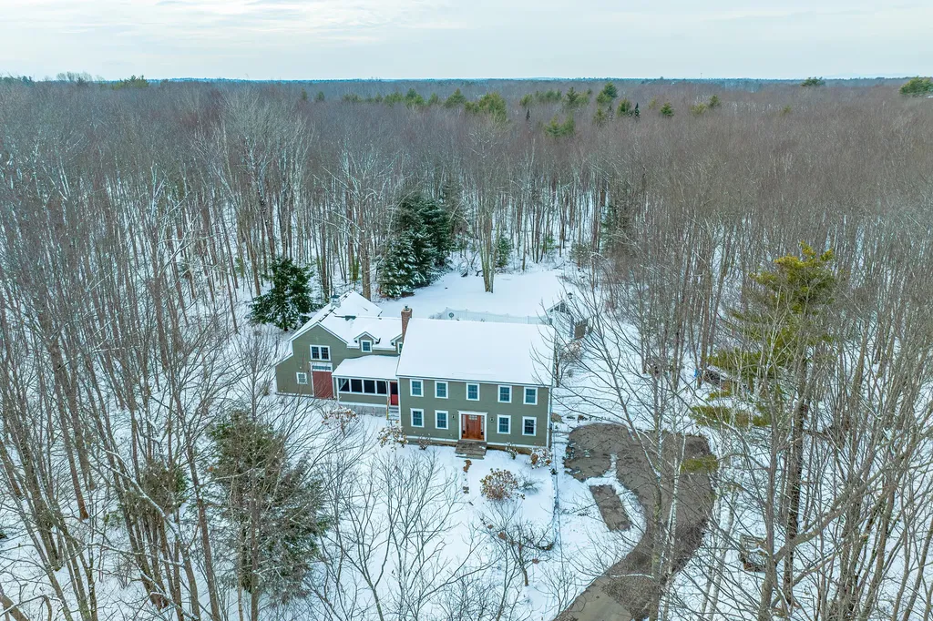 16 Chapman Lane Kennebunk ME 04043