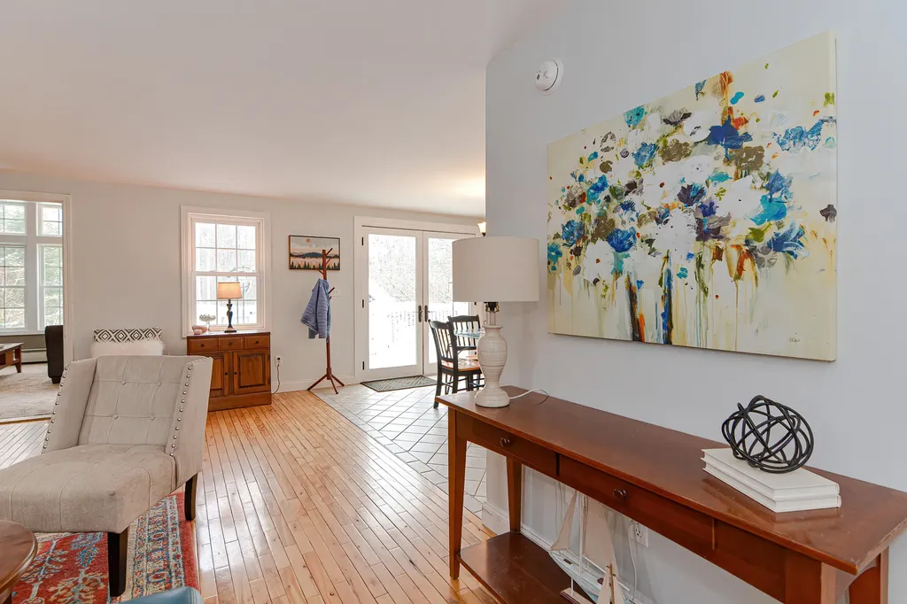 16 Chapman Lane Kennebunk ME 04043