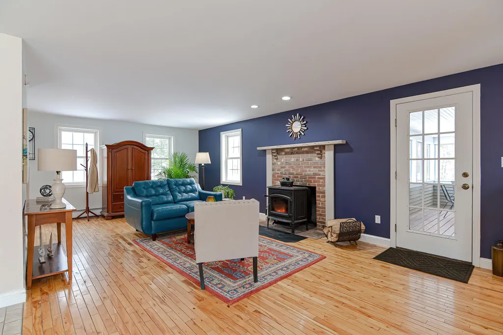 16 Chapman Lane Kennebunk ME 04043