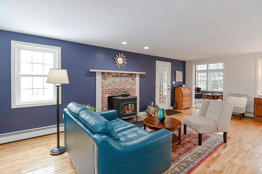 16 Chapman Lane Kennebunk ME 04043