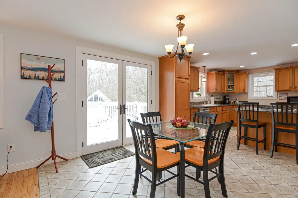 16 Chapman Lane Kennebunk ME 04043