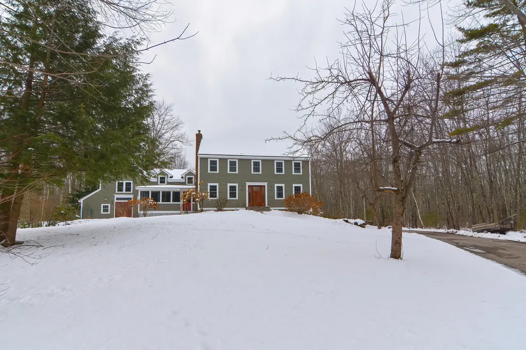 16 Chapman Lane Kennebunk ME 04043