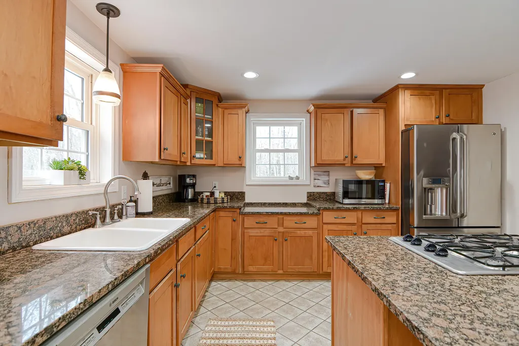 16 Chapman Lane Kennebunk ME 04043