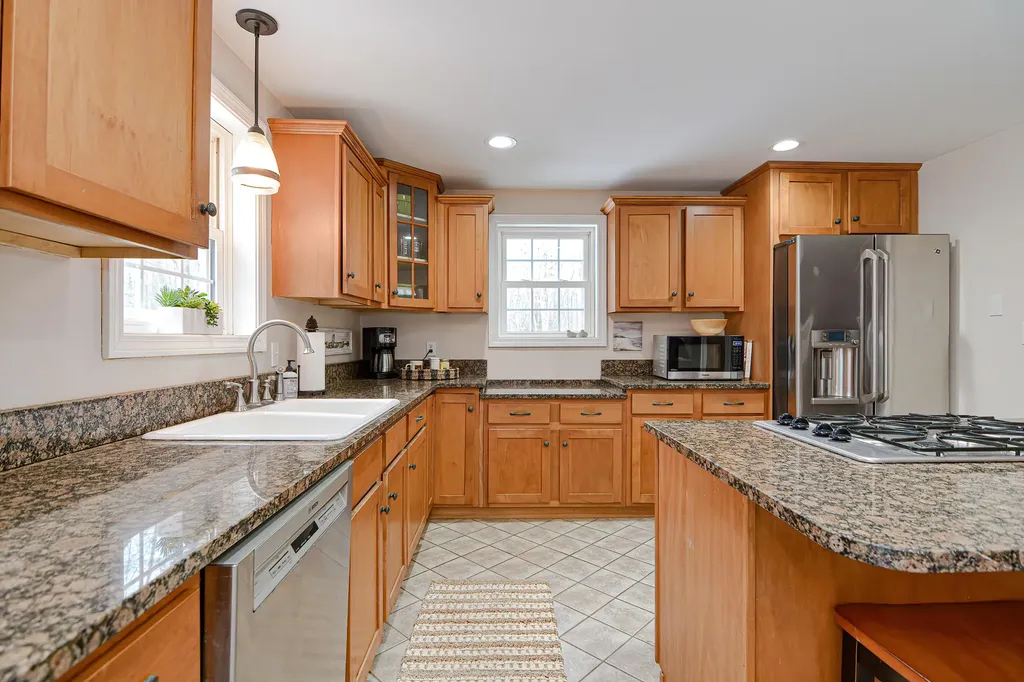 16 Chapman Lane Kennebunk ME 04043