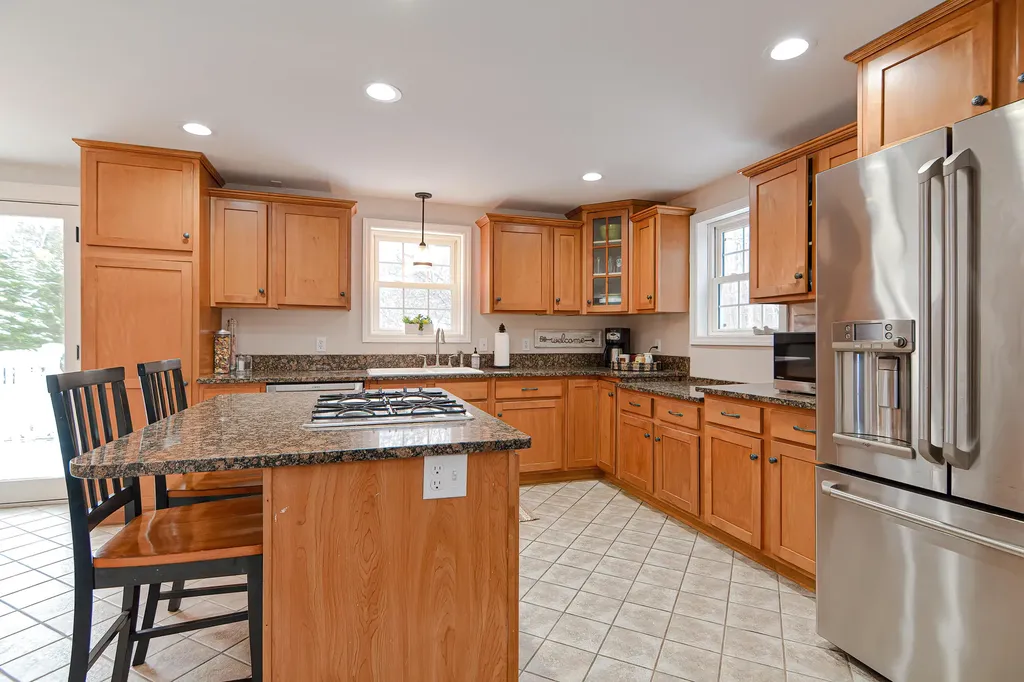 16 Chapman Lane Kennebunk ME 04043