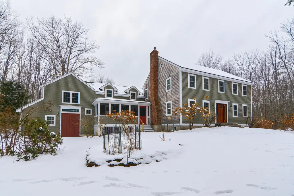 16 Chapman Lane Kennebunk ME 04043