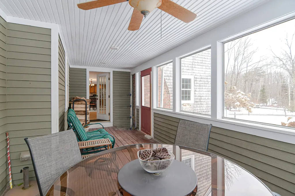 16 Chapman Lane Kennebunk ME 04043