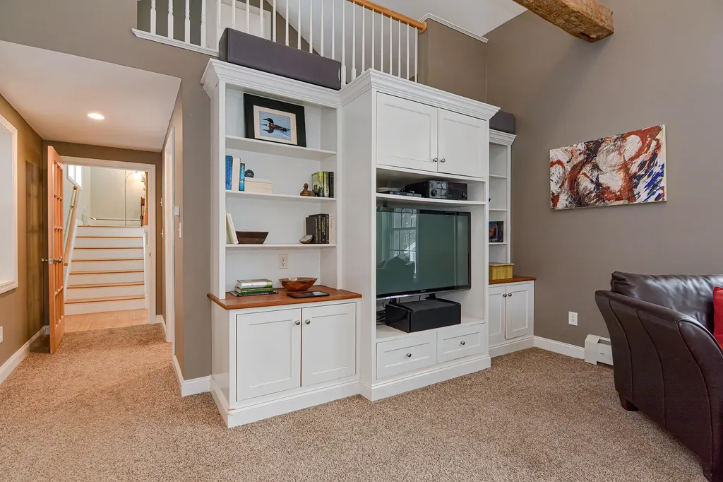16 Chapman Lane Kennebunk ME 04043