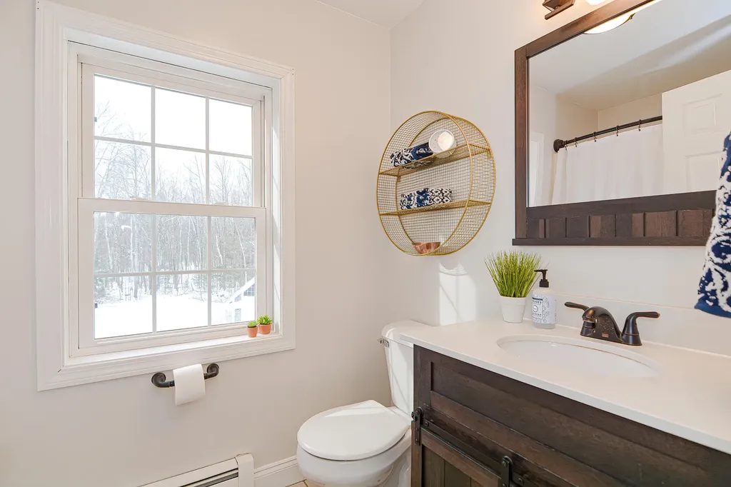 16 Chapman Lane Kennebunk ME 04043