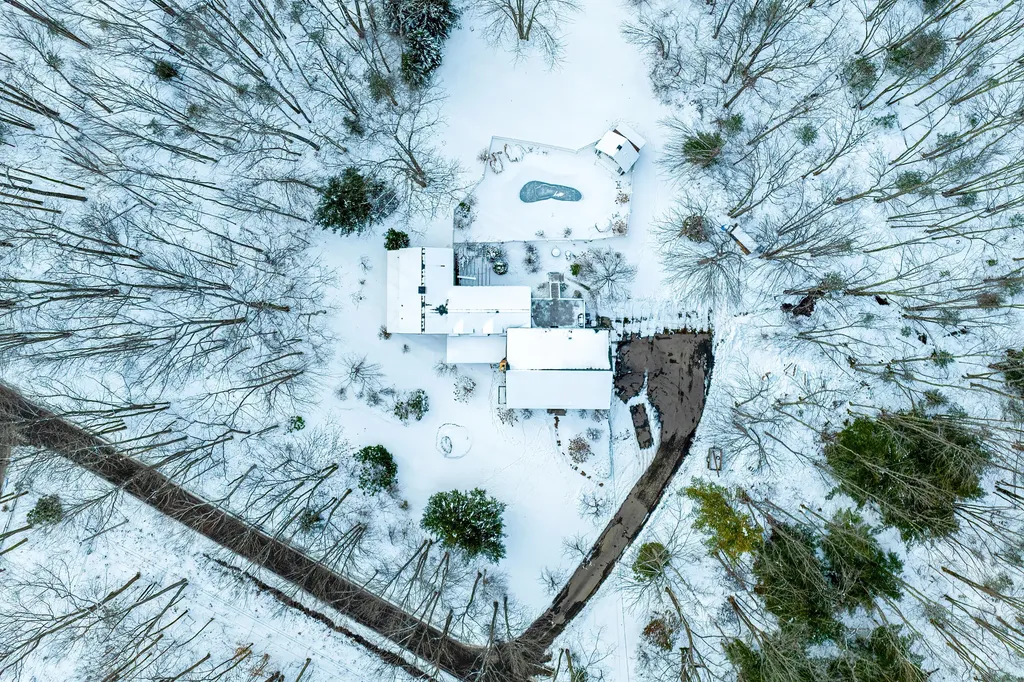 16 Chapman Lane Kennebunk ME 04043