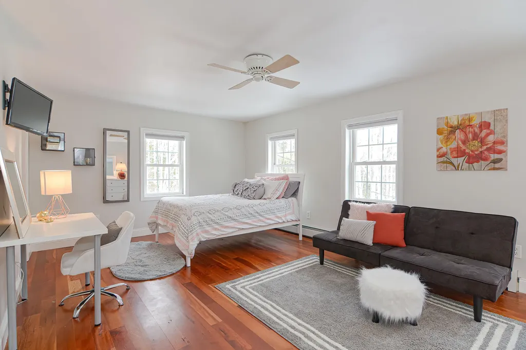16 Chapman Lane Kennebunk ME 04043
