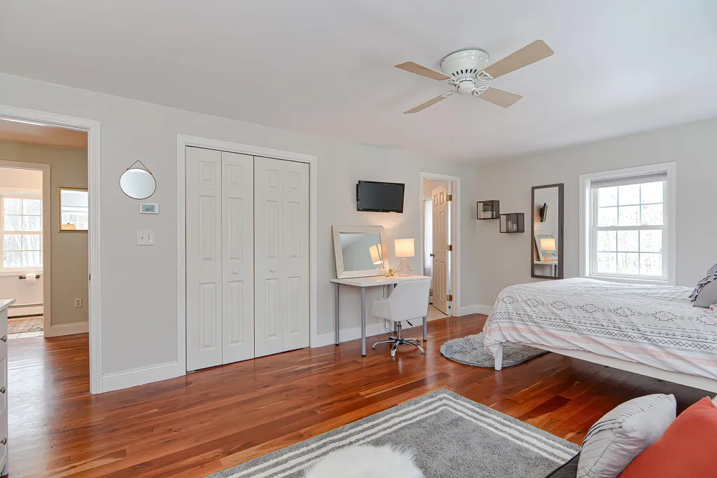 16 Chapman Lane Kennebunk ME 04043