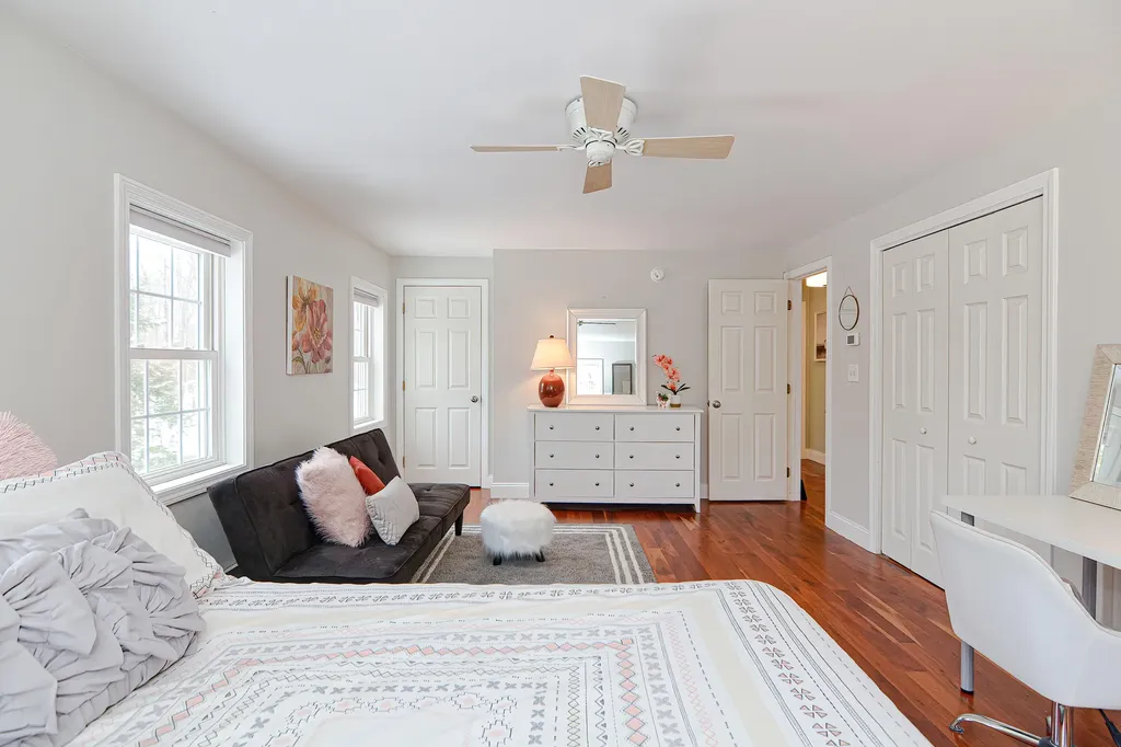 16 Chapman Lane Kennebunk ME 04043