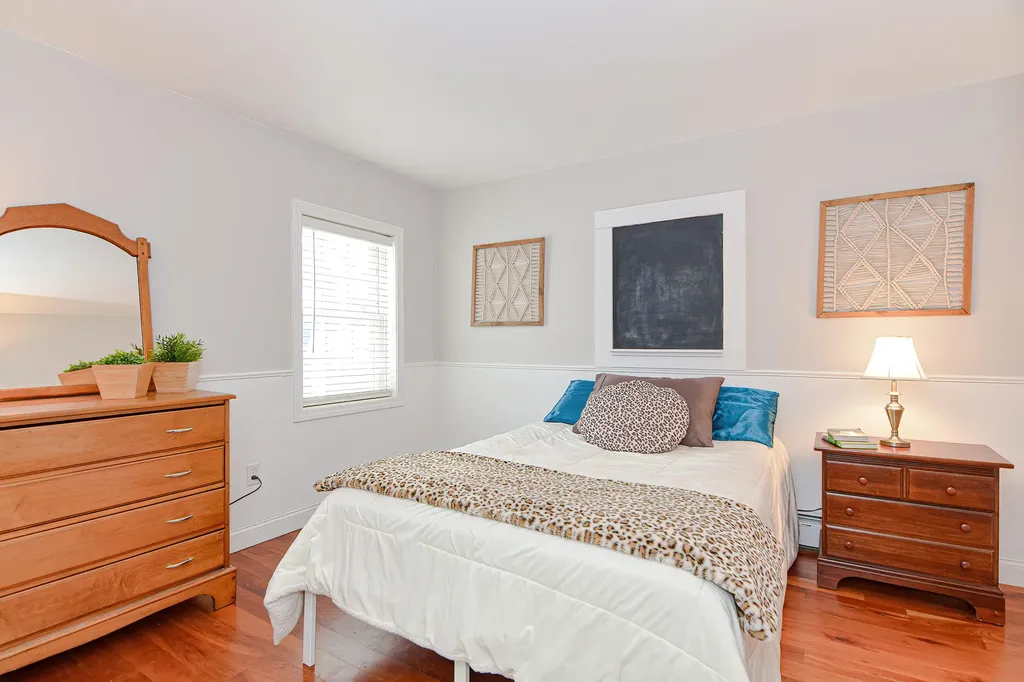 16 Chapman Lane Kennebunk ME 04043