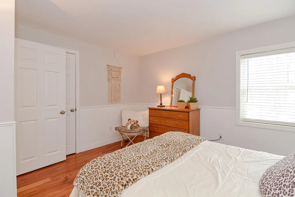 16 Chapman Lane Kennebunk ME 04043
