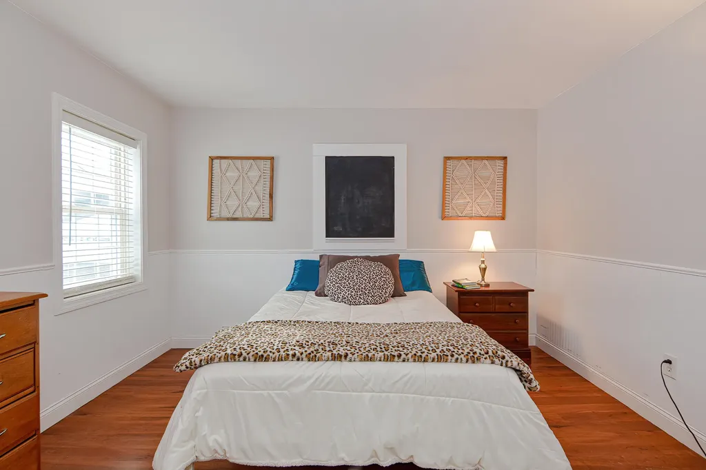 16 Chapman Lane Kennebunk ME 04043