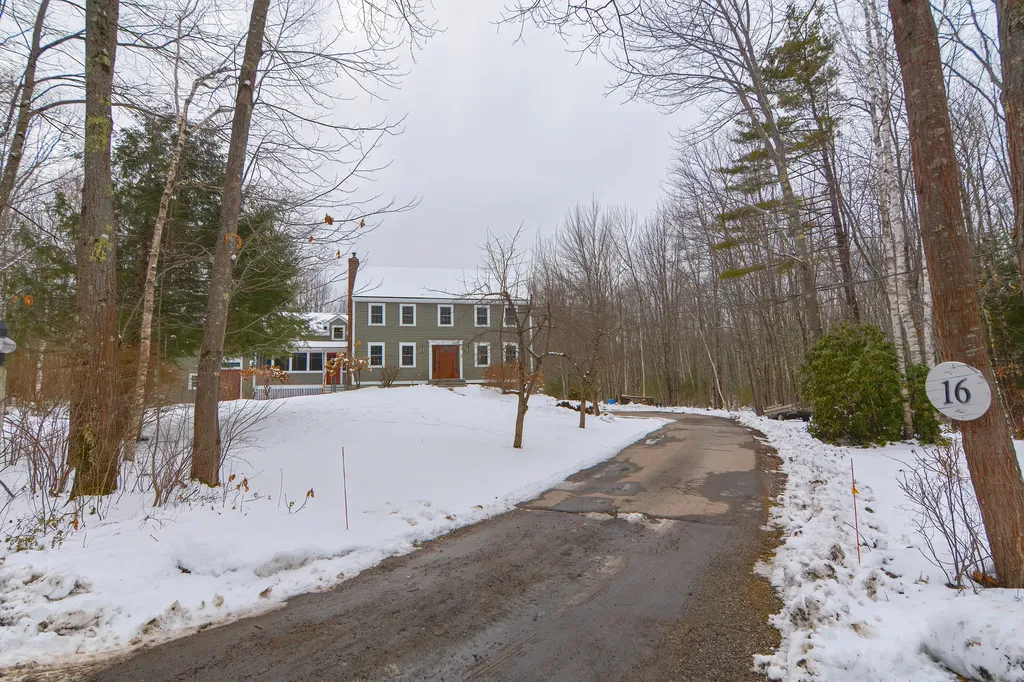 16 Chapman Lane Kennebunk ME 04043