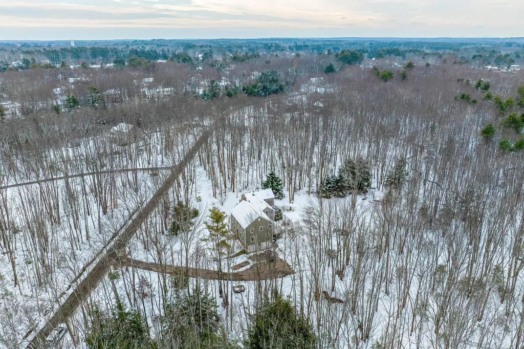 16 Chapman Lane Kennebunk ME 04043