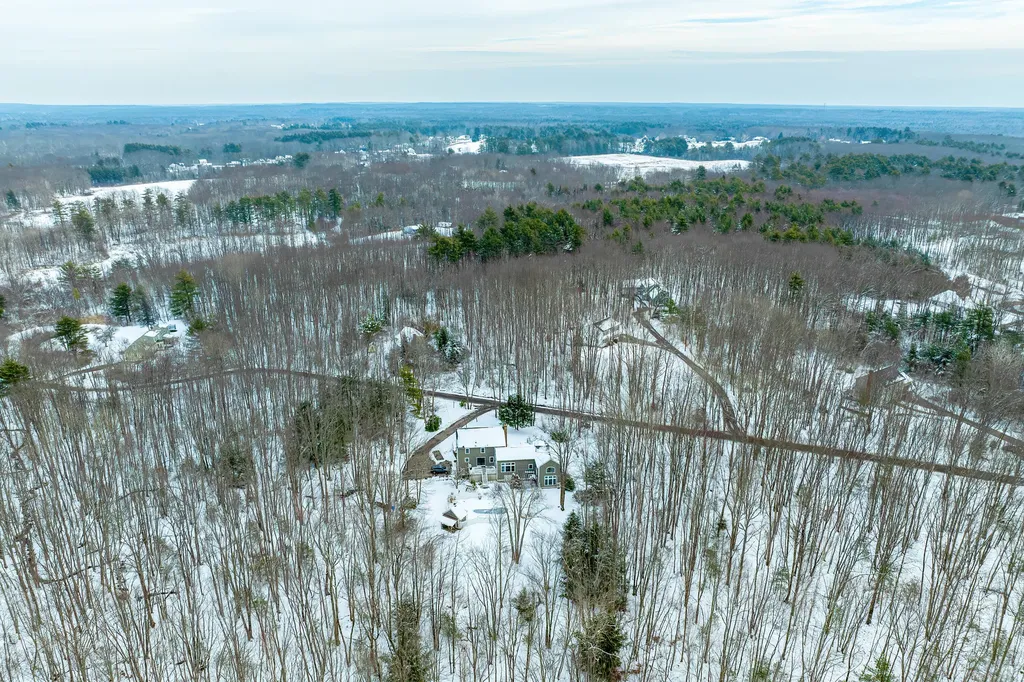 16 Chapman Lane Kennebunk ME 04043