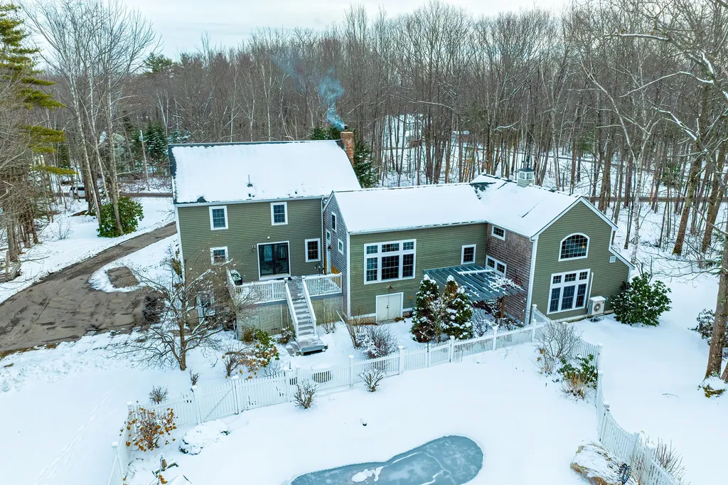 16 Chapman Lane Kennebunk ME 04043