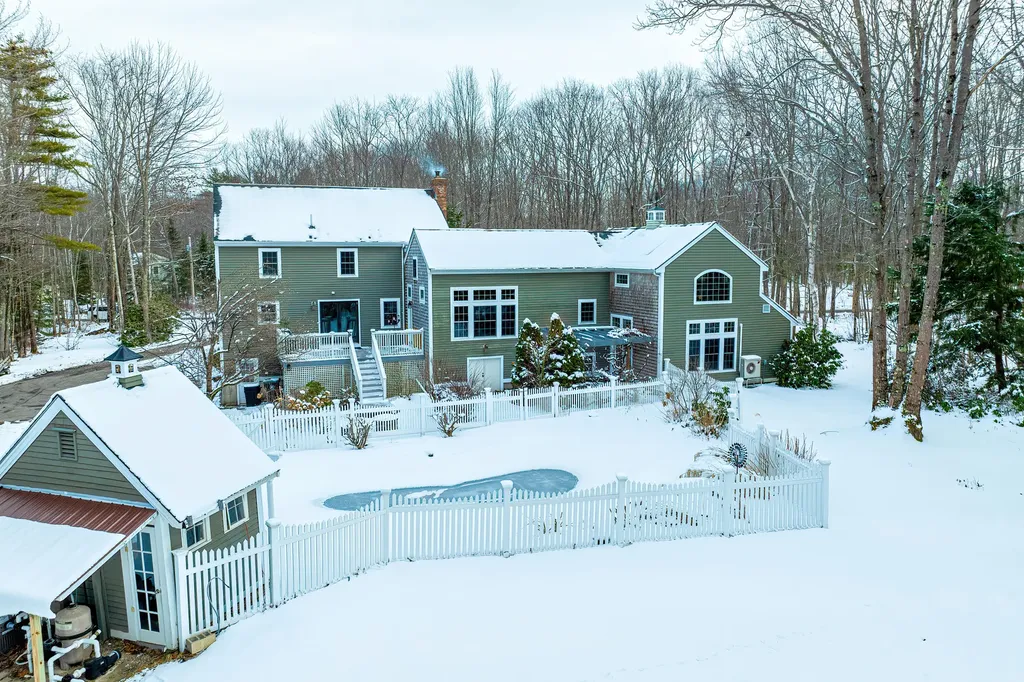 16 Chapman Lane Kennebunk ME 04043