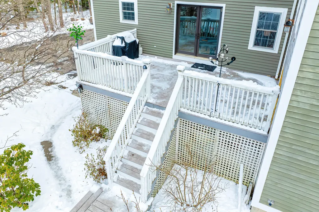 16 Chapman Lane Kennebunk ME 04043