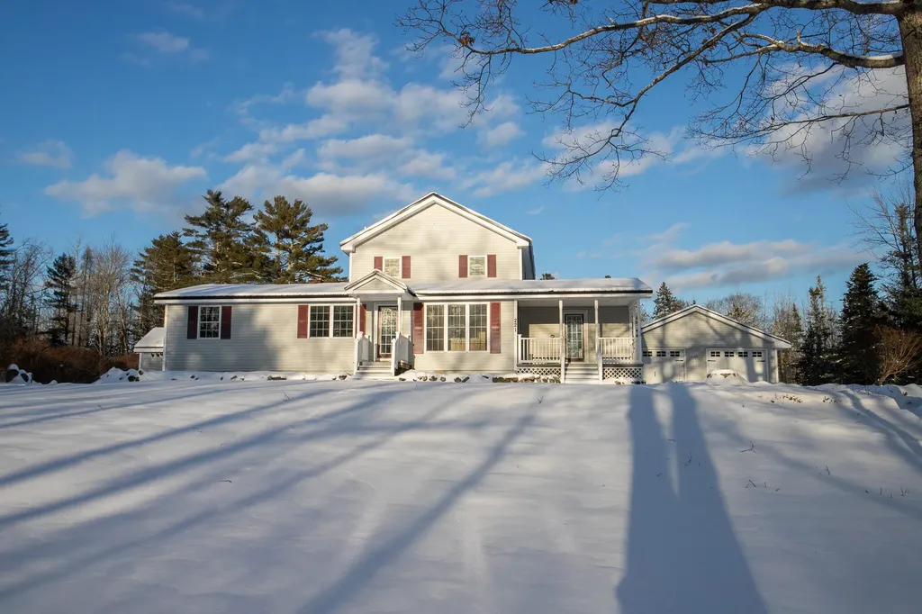 221 Turkey Path Bucksport ME 04416