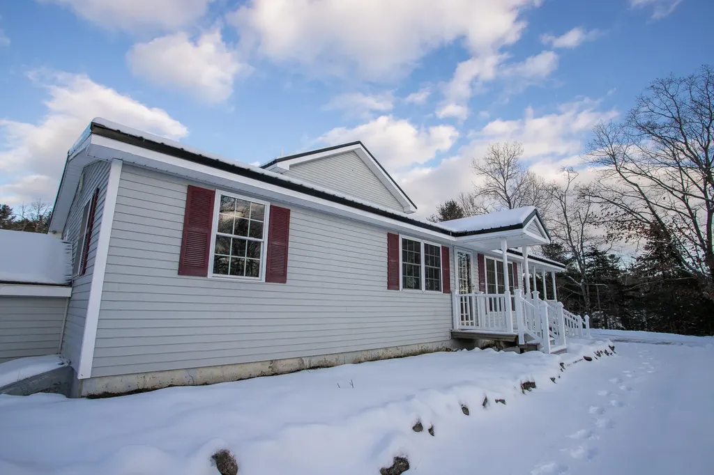 221 Turkey Path Bucksport ME 04416