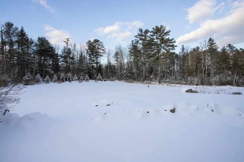 221 Turkey Path Bucksport ME 04416
