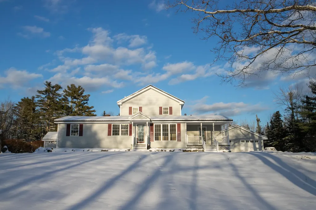 221 Turkey Path Bucksport ME 04416