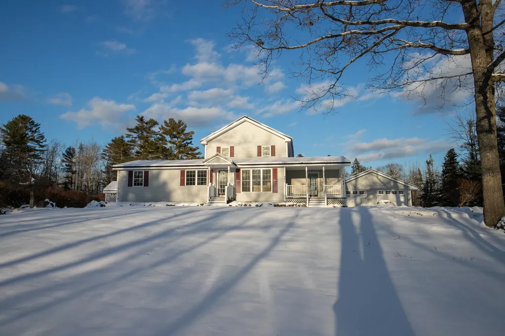221 Turkey Path Bucksport ME 04416