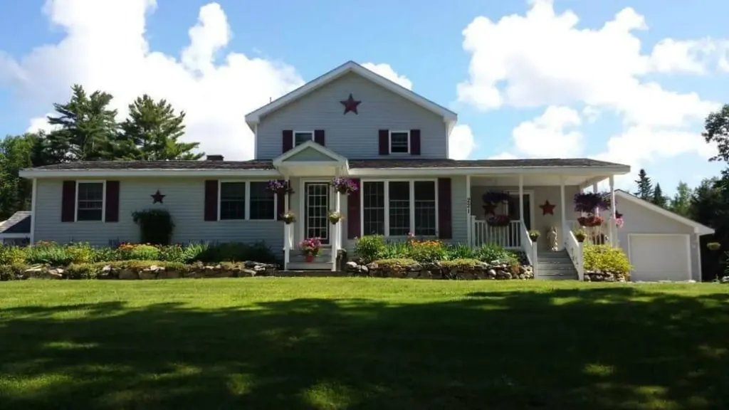 221 Turkey Path Bucksport ME 04416