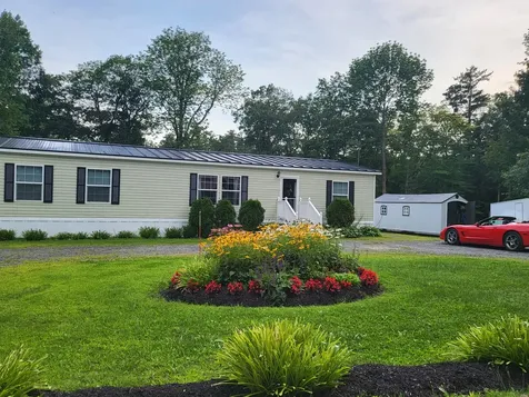 45 Wood Road Wayne ME 04284