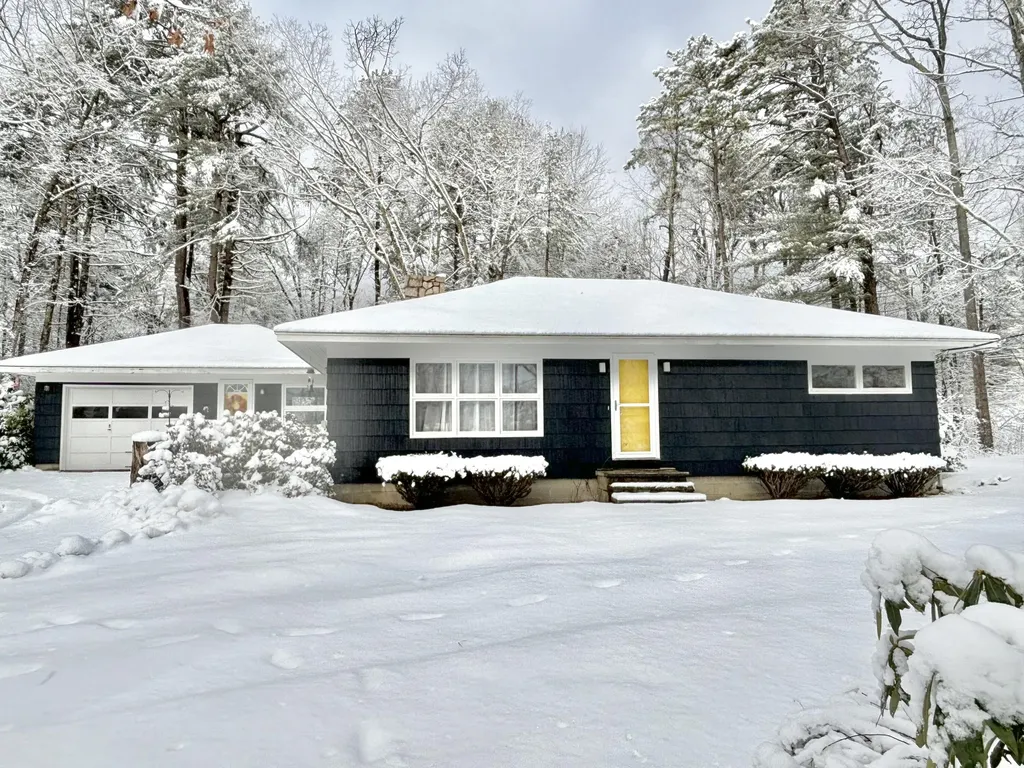 102 Alewive Road Kennebunk ME 04043