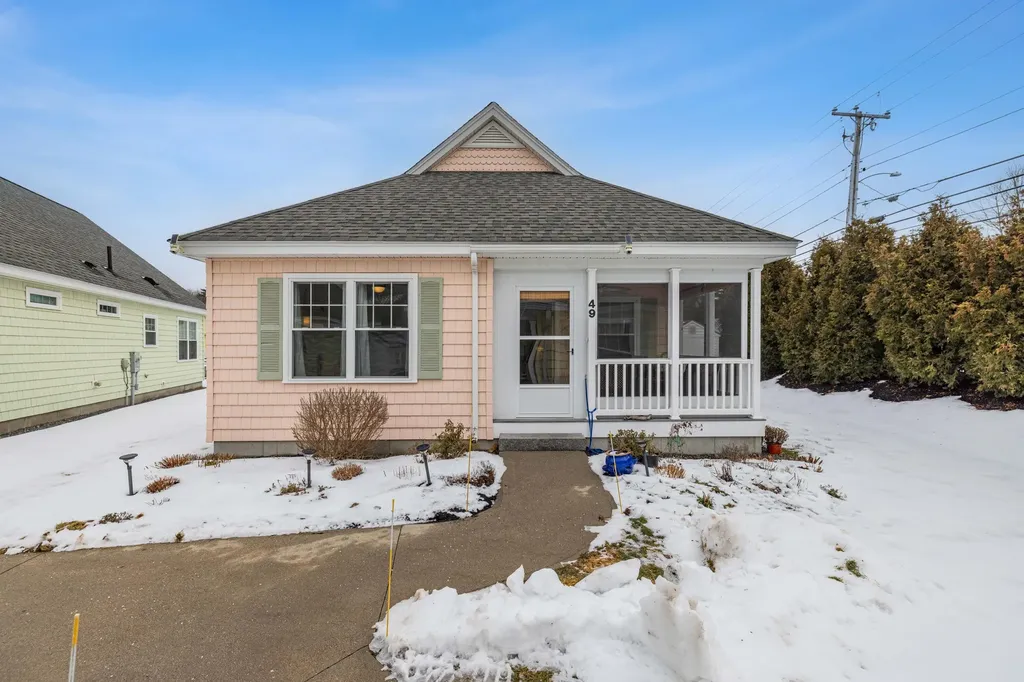 49 Summer Winds Drive Old Orchard Beach ME 04064