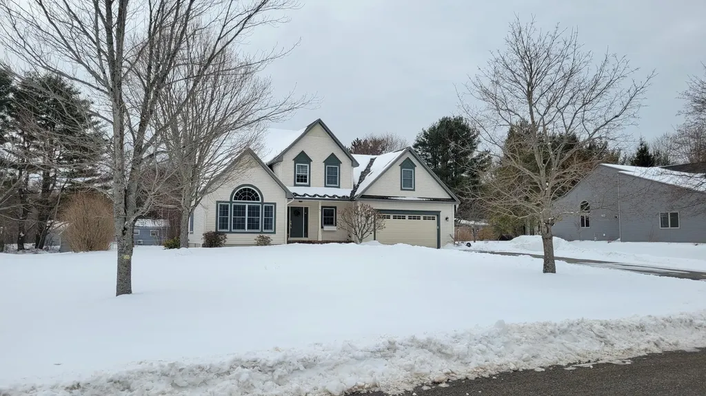 5 Page Place Orono ME 04473