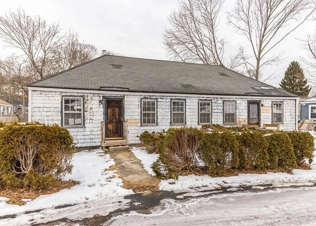 21 - 23 Goodrich Street Kittery ME 03904