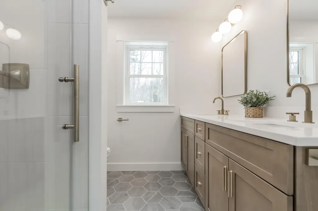 177 Clay Hill Road York ME 03902