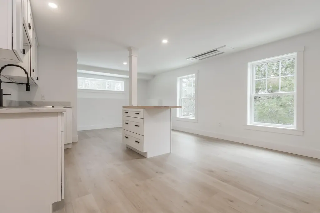 177 Clay Hill Road York ME 03902