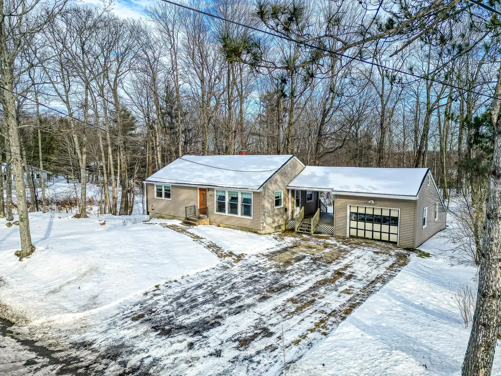 52 Greenville Street Hallowell ME 04347