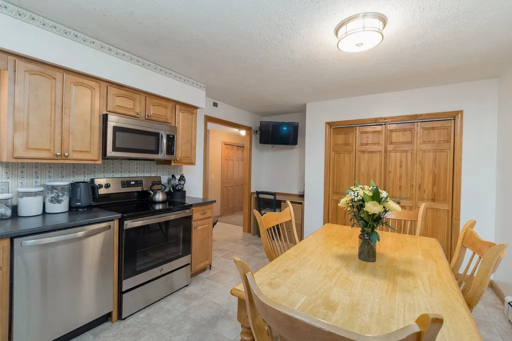 341 Sumner Road Leeds ME 04263