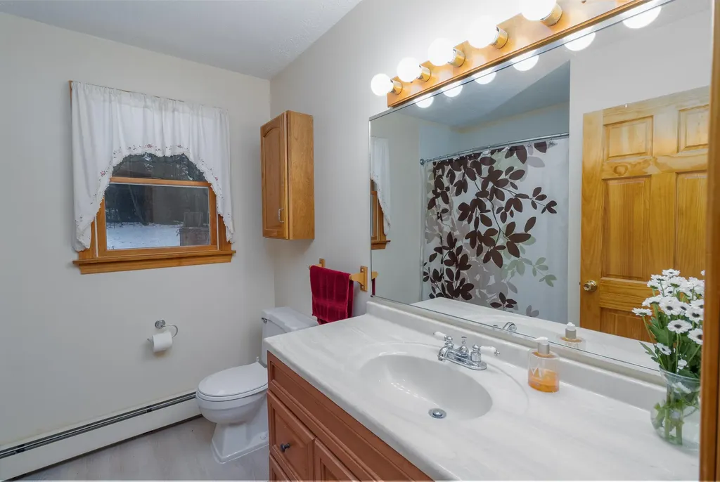 341 Sumner Road Leeds ME 04263