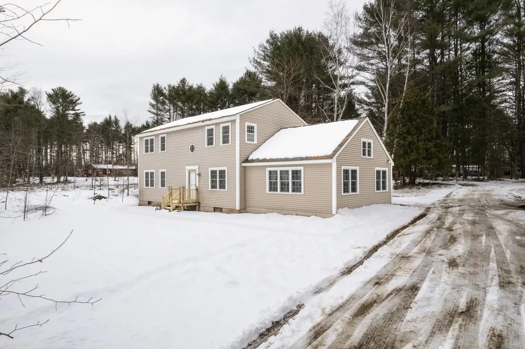 341 Sumner Road Leeds ME 04263