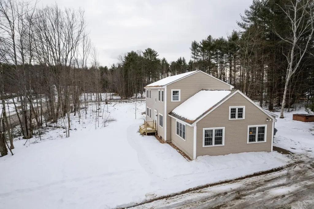 341 Sumner Road Leeds ME 04263