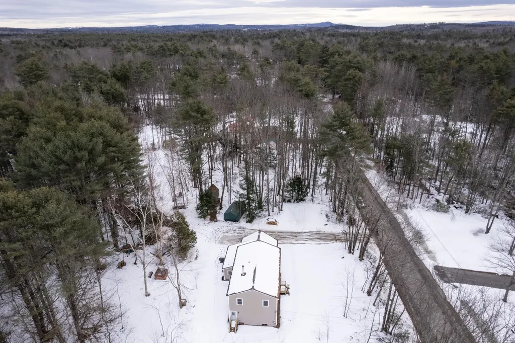 341 Sumner Road Leeds ME 04263
