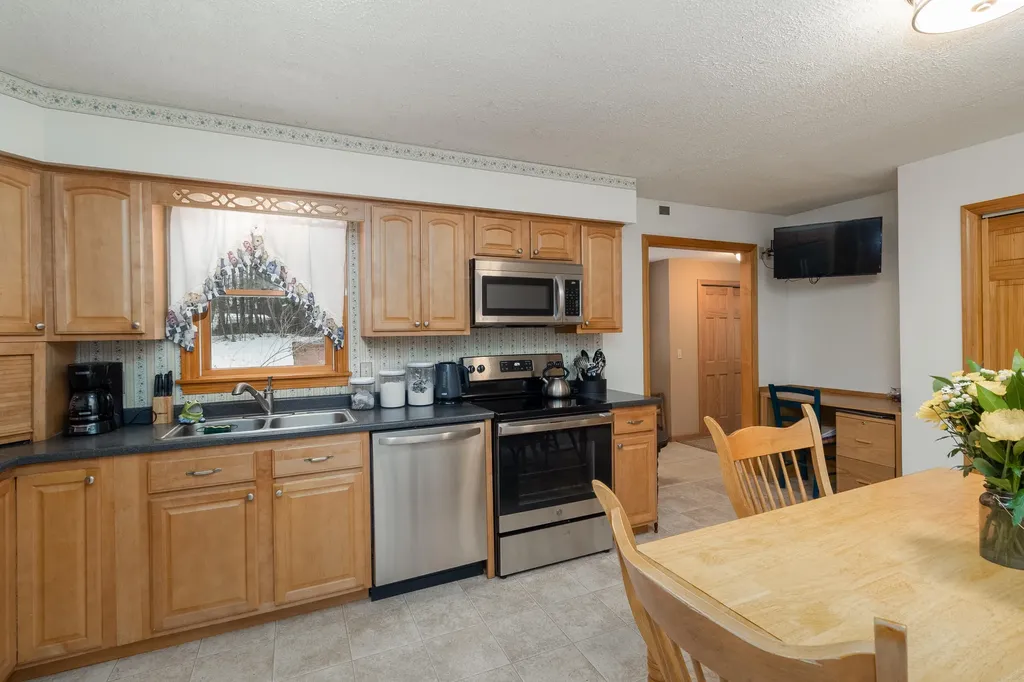 341 Sumner Road Leeds ME 04263