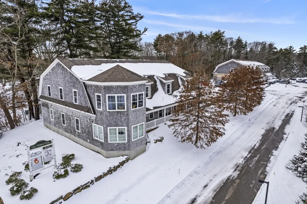 1132 Us Route 1 York ME 03909