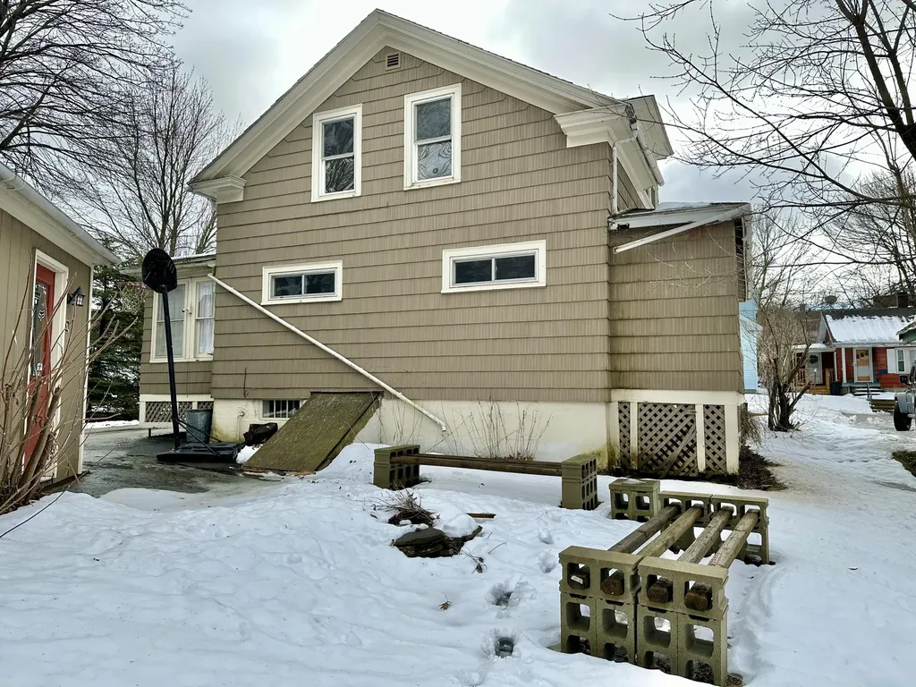 12 Boston Avenue Lewiston ME 04240